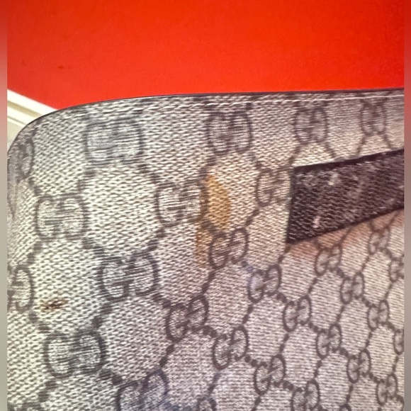 Gucci Beige Monogram Diaper Bag - Picture 5 of 9